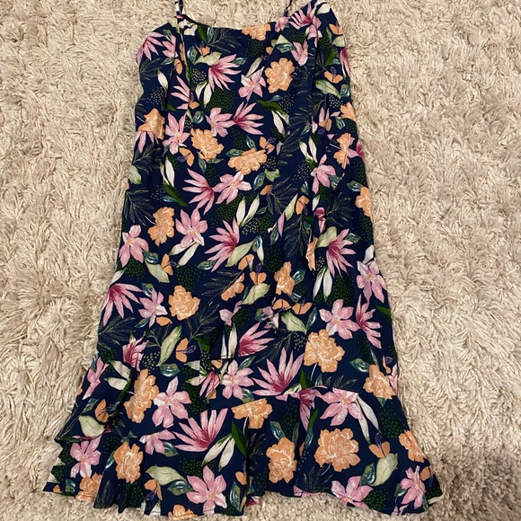 LULU’S MINI DRESS - Picture 2 of 4